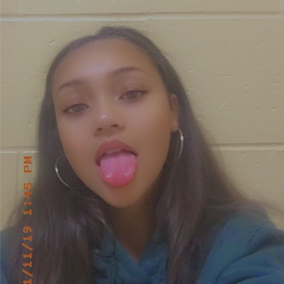 Meet your Posher, Markita - Picture 1 of 1